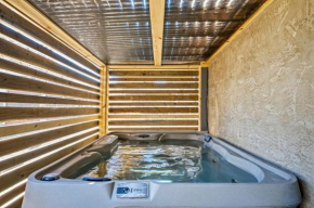 Izzys Getaway A Cozy Retreat in Pigeon Forge with hot tub game room and river access